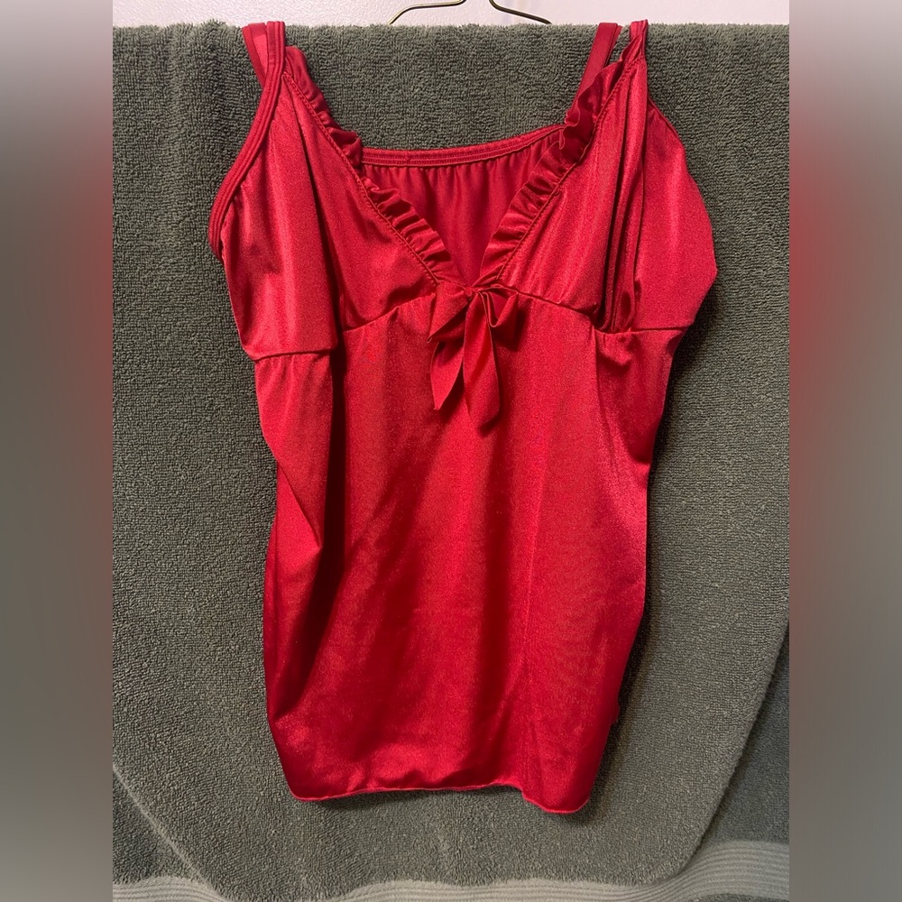 Red Bow Tank